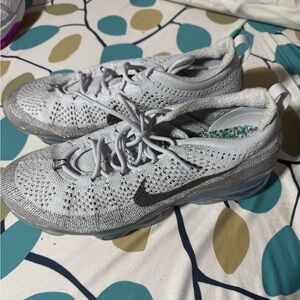 Men’s 10.5 Nike shoes, worn a few times. Gray on gray